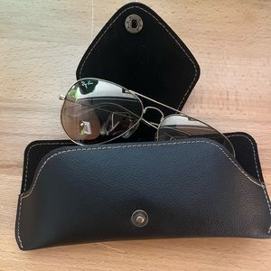 RAY-BAN AVIATORS GOLD